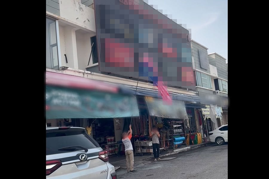 Police probe man who hoisted Jalur Gemilang upside down in Kepala Batas