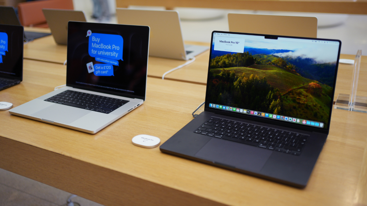 Should you skip the M5 MacBook and hold out for the OLED version?