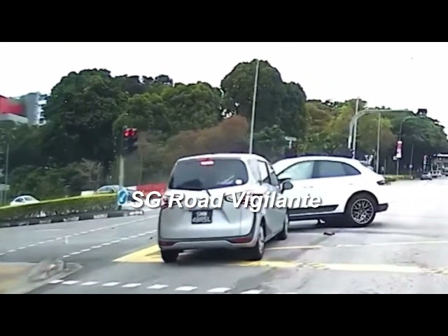 moutbatten road mercedes fail to conform to red light signal and tbone by Porsche suv