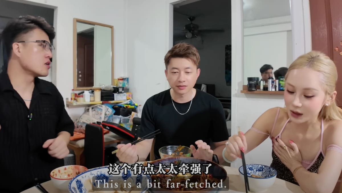 Some Chinese Tourists Think It’s Discrimination When Chinese-Looking Staff In SG Don’t Speak To Them In Mandarin — These Chinese YouTubers Disagree