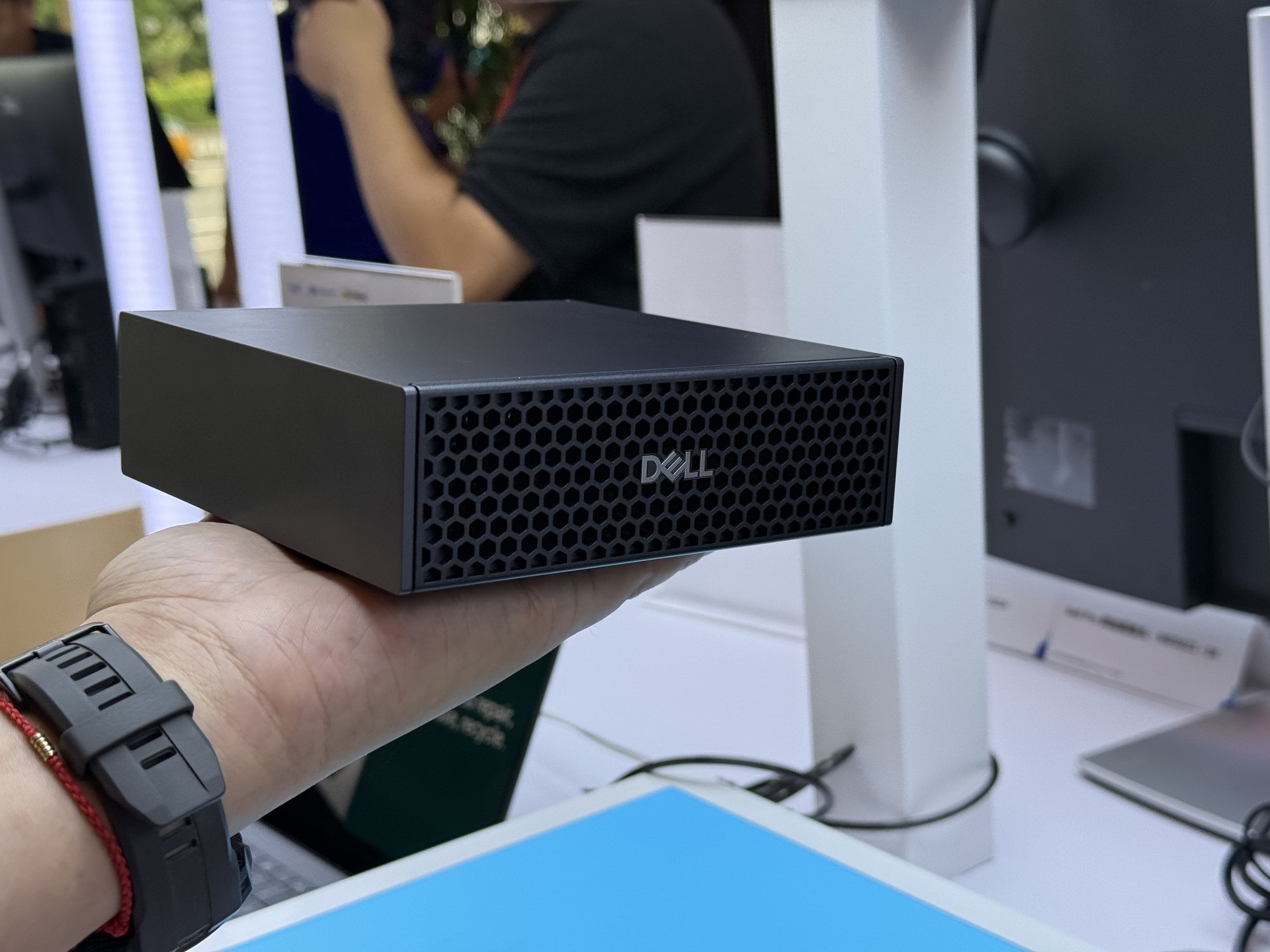 解密Dell Pro Max with GB10 如何把AI算力装进“口袋”？