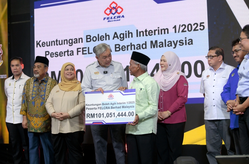 Felcra records RM178m profit, with RM101m payout to participants starting today, says Zahid