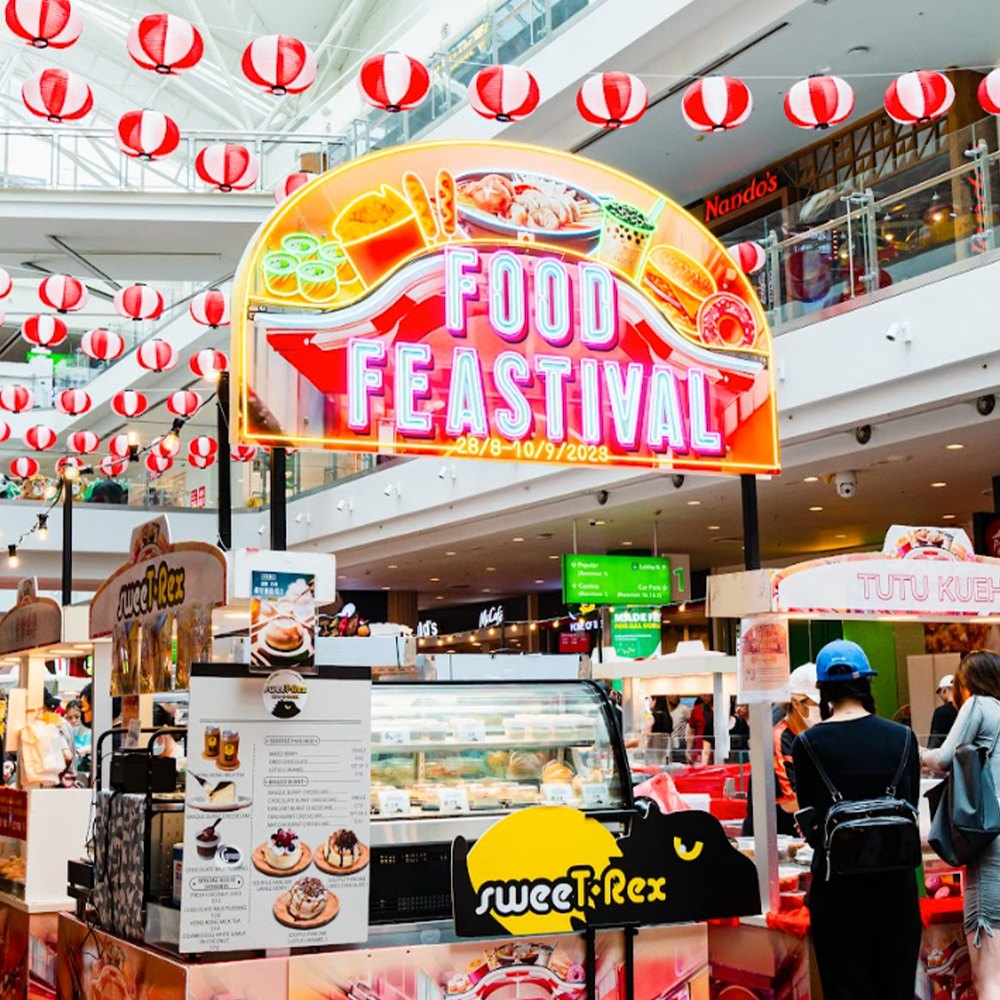 Jurong Point’s Feastival is here to celebrate 30 years of community with 30 food stalls, Haidilao Mask Changing Performances, Omelette Flipping Challenge and more