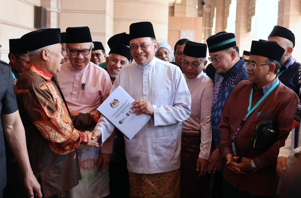 Anwar orders Mindef to review security protocols after graft probe involving Armed Forces personnel