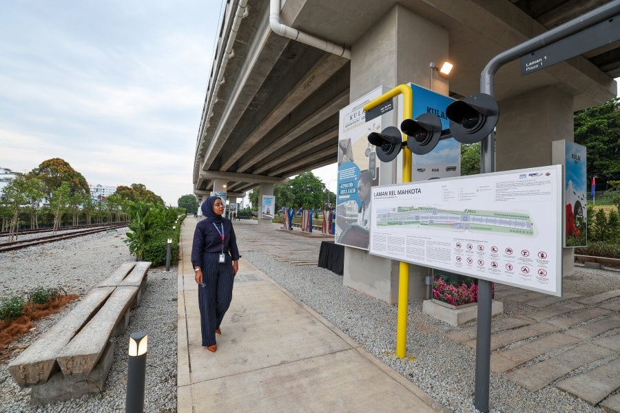 King opens first-of-its-kind rail park in Kluang
