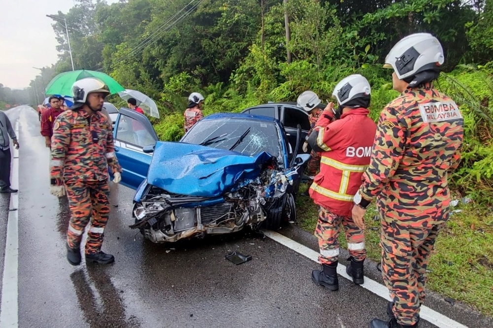Three men injured in two-car collision at Jalan Matang in Kuching, says Fire Dept