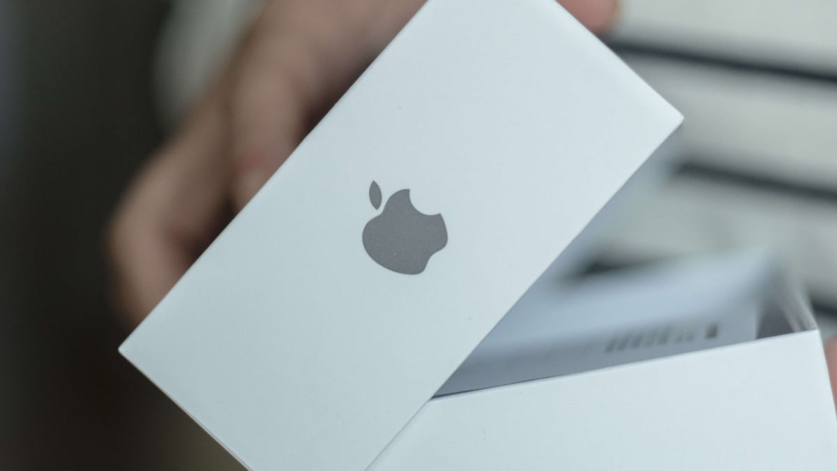 Apple's foldable iPhone will have four cameras and Touch ID, report claims