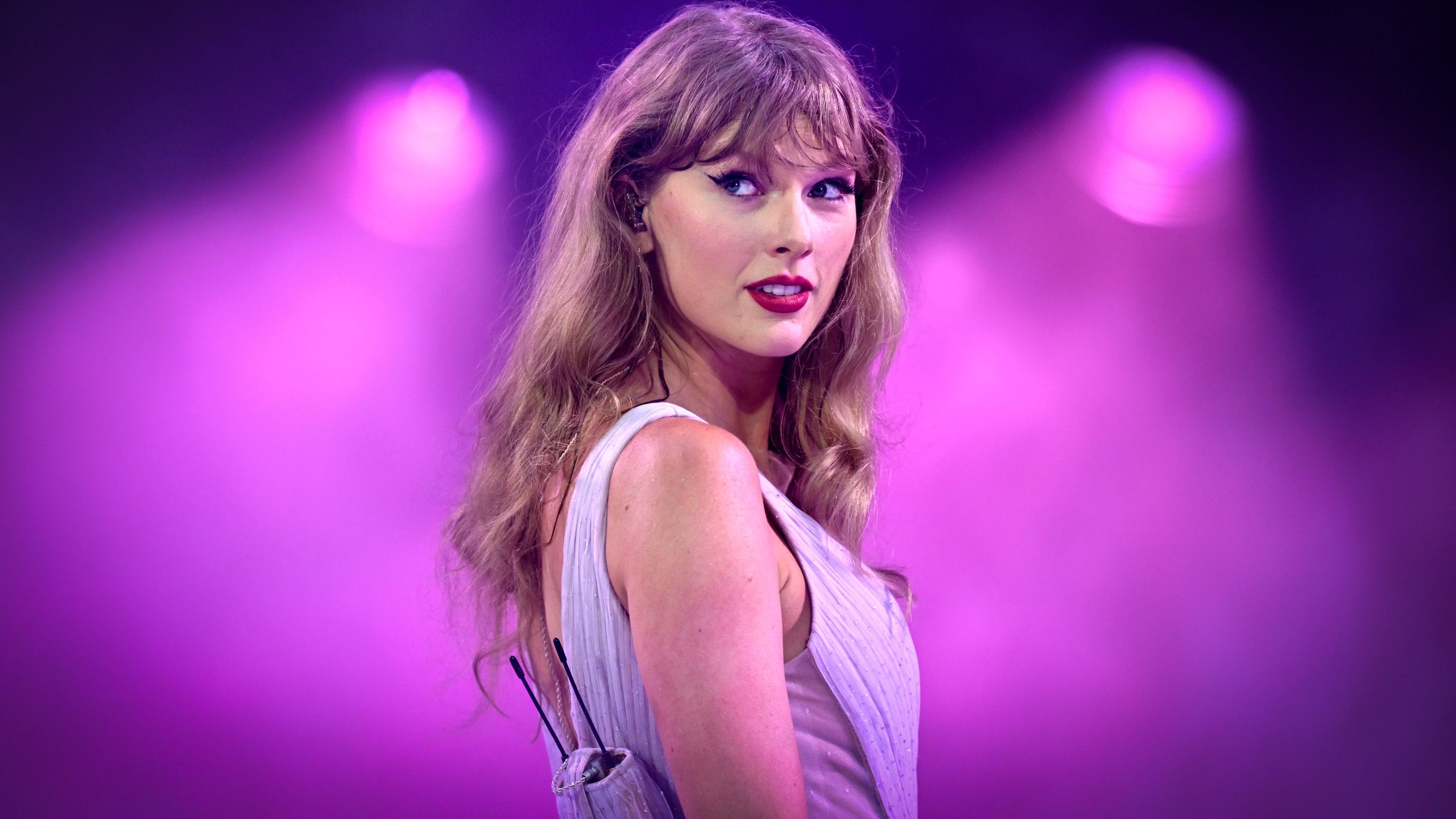 Taylor Swift Got Engaged In a Manicure I Did Not See Coming