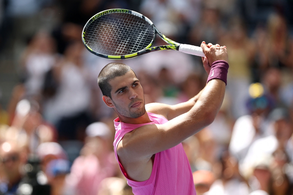 Spain’s Alcaraz rolls on, US Open heartbreak for Americans