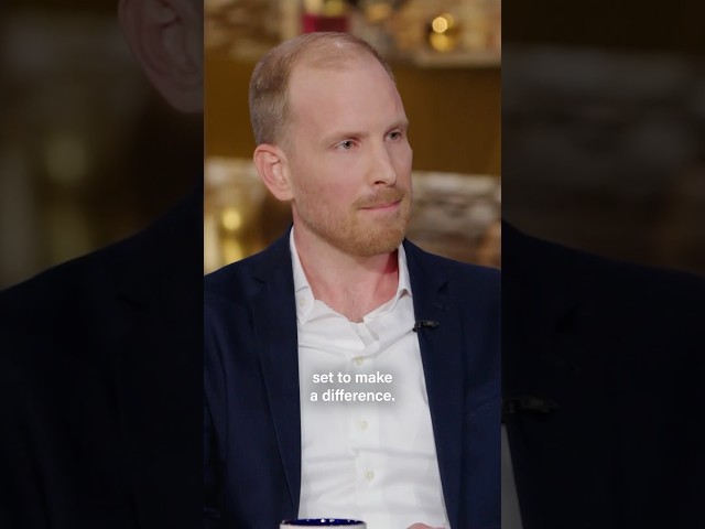 "25% of people think their jobs are socially meaningless." Rutger Bregman calls for "Moral Ambition"