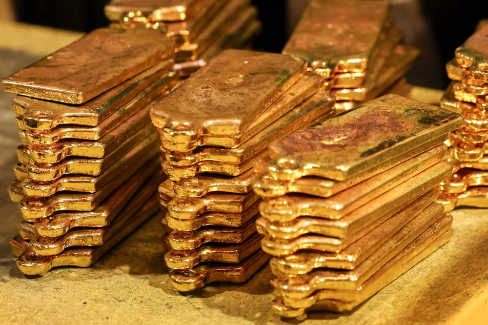 Gold prices soar past US$3,500 to record high amid global uncertainty