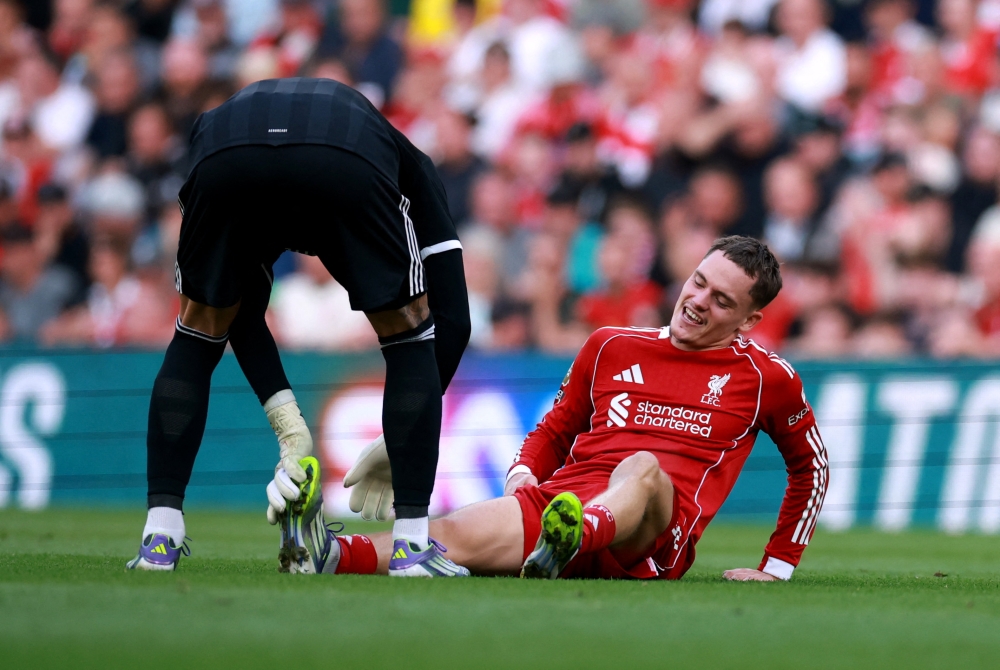 Bundesliga at crossroads as Premier League raids top stars with €380m spree