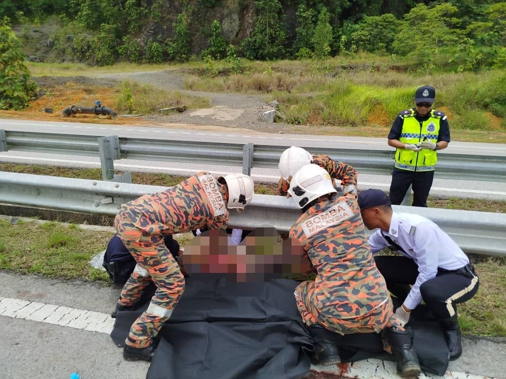 Three dead, four injured after 4WD overturns at Serian quarry