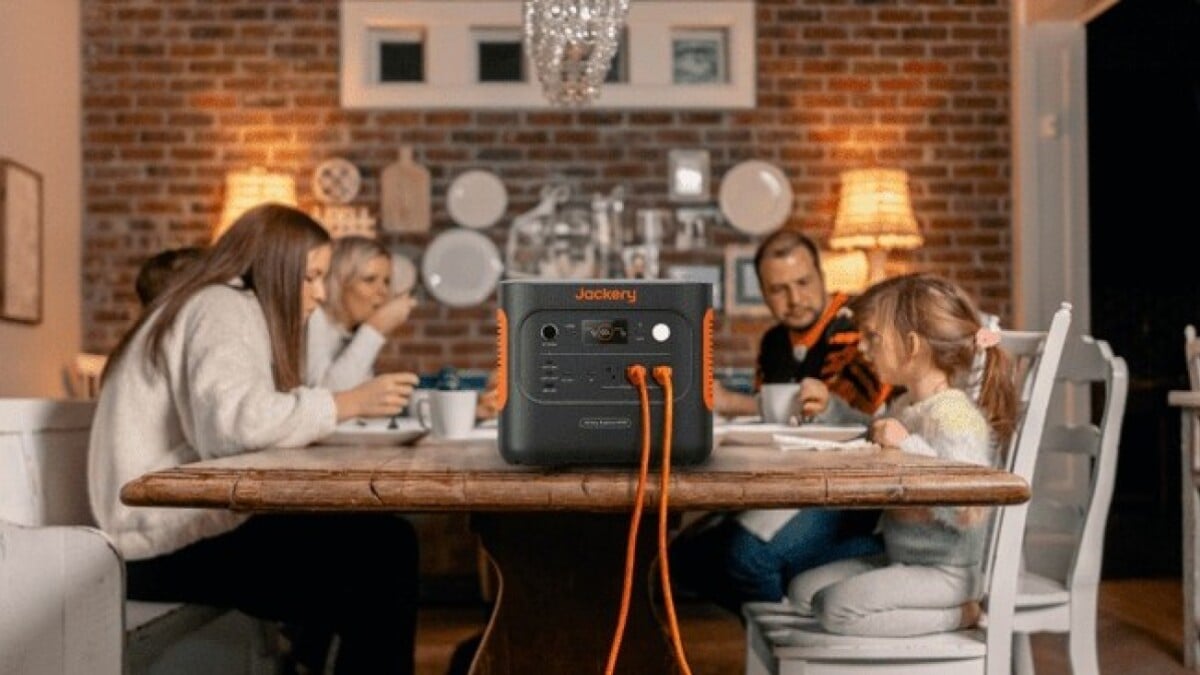 The Jackery Explorer 2000 v2 just dipped to a record-low price at Amazon