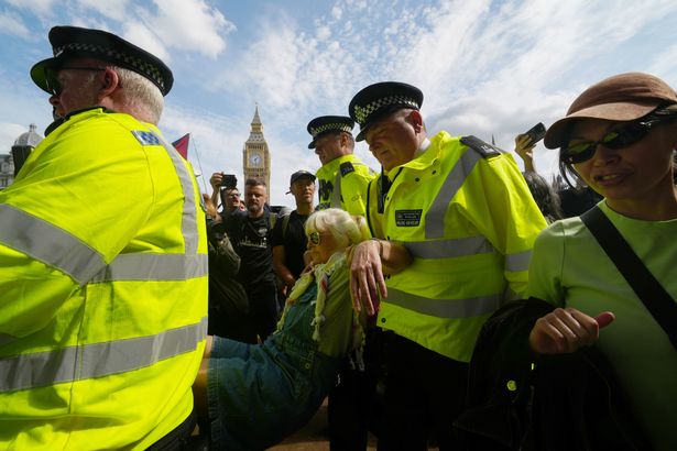 Palestine Action protest sees nearly 900 people arrested by Met Police