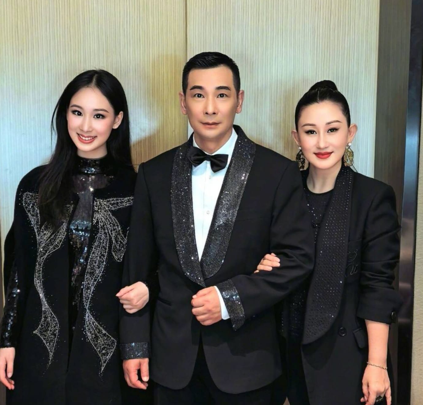 Vincent Zhao Walks Runway With 17-Year-Old Daughter, And People Mistook Her For An Actual Celeb