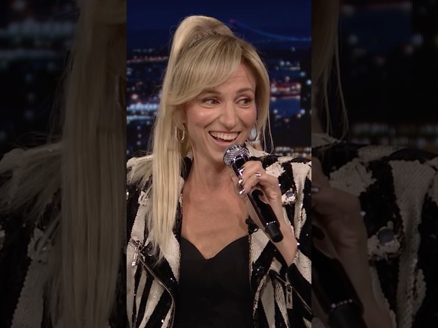 #DebbieGibson shows Jimmy how she used to make music in her garage with a keyboard in the ‘80s!