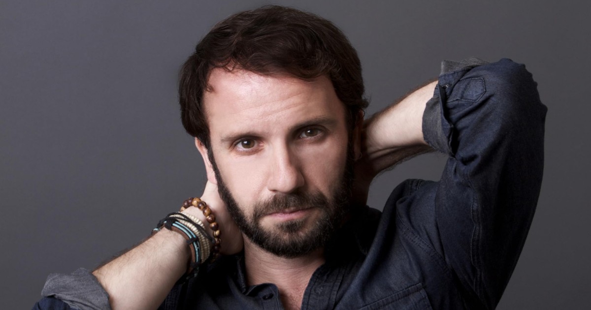 Actor-photographer Brad Everett Young dies in crash aged 46