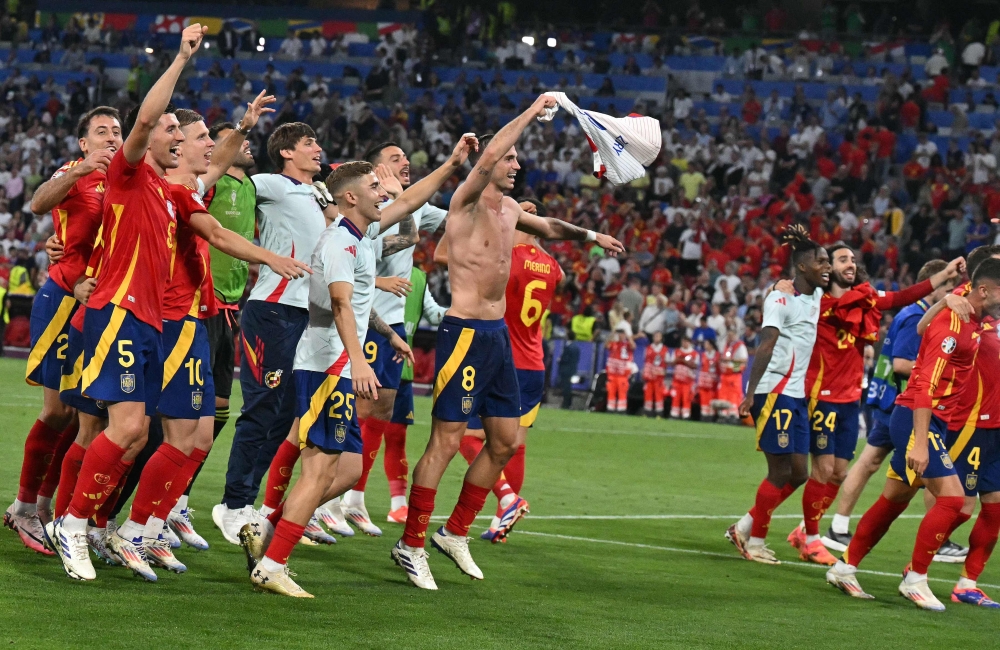 Spain, Switzerland close in on World Cup spots as qualification battles heat up