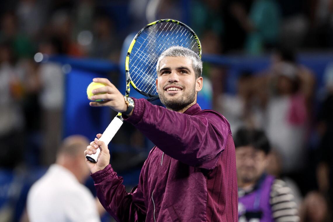 Carlos Alcaraz dispels injury fears to reach Tokyo quarter-finals