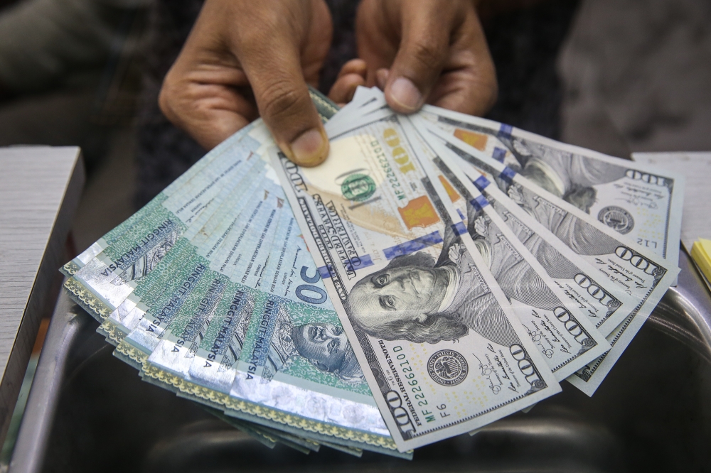 Ringgit ends lower as risk aversion boosts US dollar