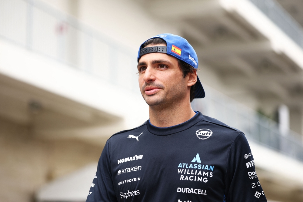 Sainz doubles down on Singapore GP criticism after ‘too much focus on WAGs’ comment goes viral