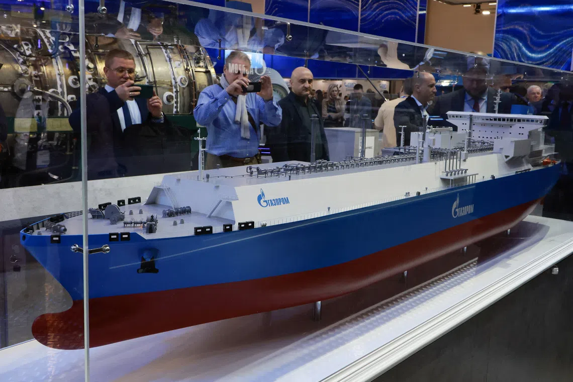 Europe adopts 19th sanctions package against Russia, including LNG import ban