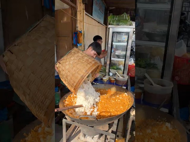 3 Men, 1 Wok! Amazing Fried Rice Cooking Skills