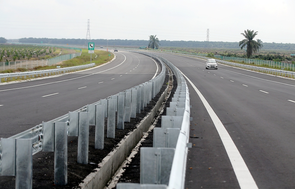 Selangor authorities issue eviction notice to 19 Kampung Jawa residents delaying West Coast Expressway construction
