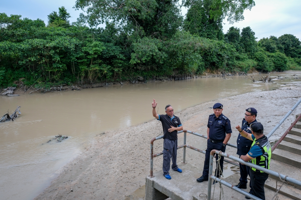 Three police reports filed over Sungai Johor pollution affecting nearly 1.8 million residents