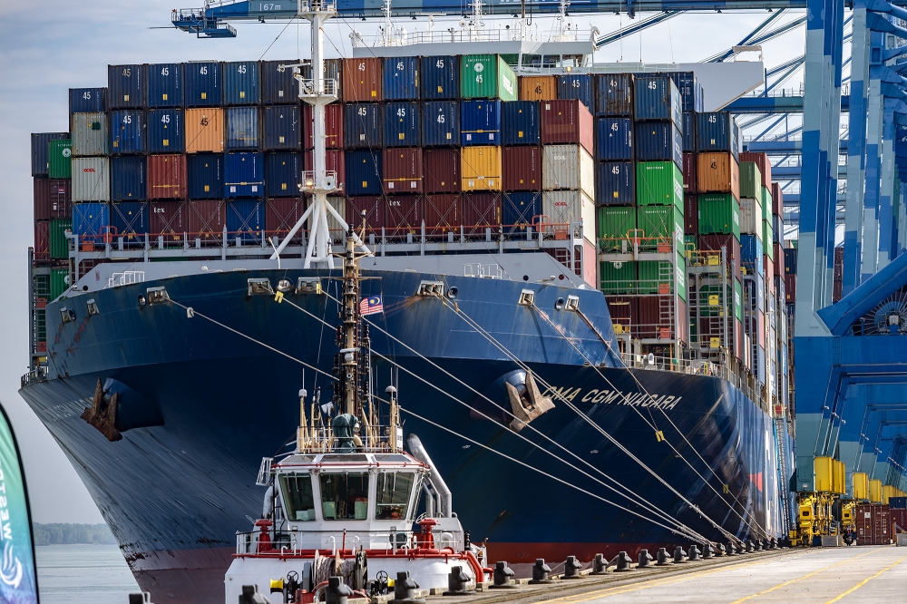 Malaysia’s exports hit RM1.45t as of November, trade surplus rises 10.7pc, says Matrade chief