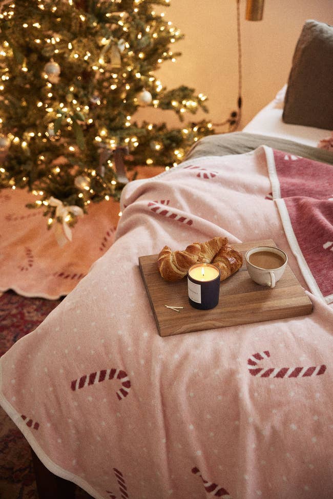 39 Festive Things That'll Make Your Home Merry And Bright