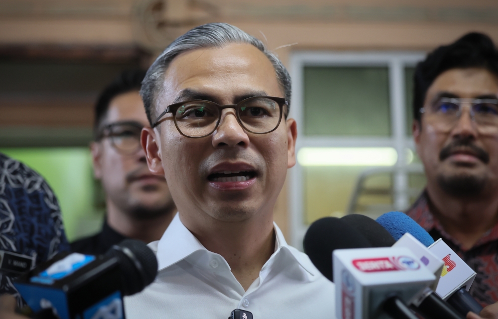 Telcos’ RM10 scam protection fee sparks scrutiny, minister asks MCMC to probe