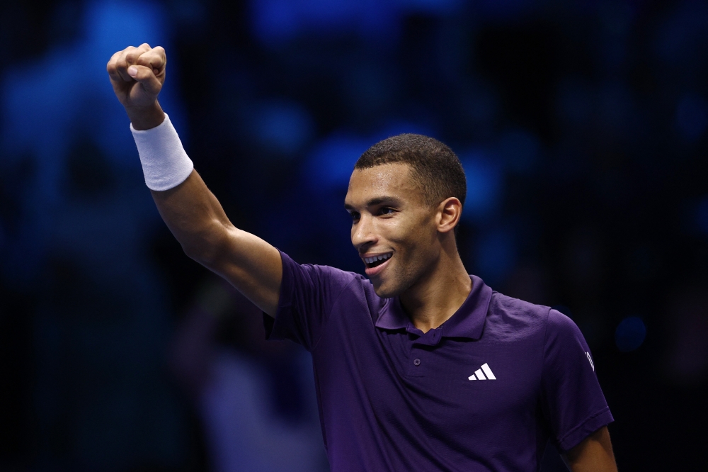 Auger‑Aliassime beats Zverev to reach ATP Finals semis, Sinner stays unbeaten