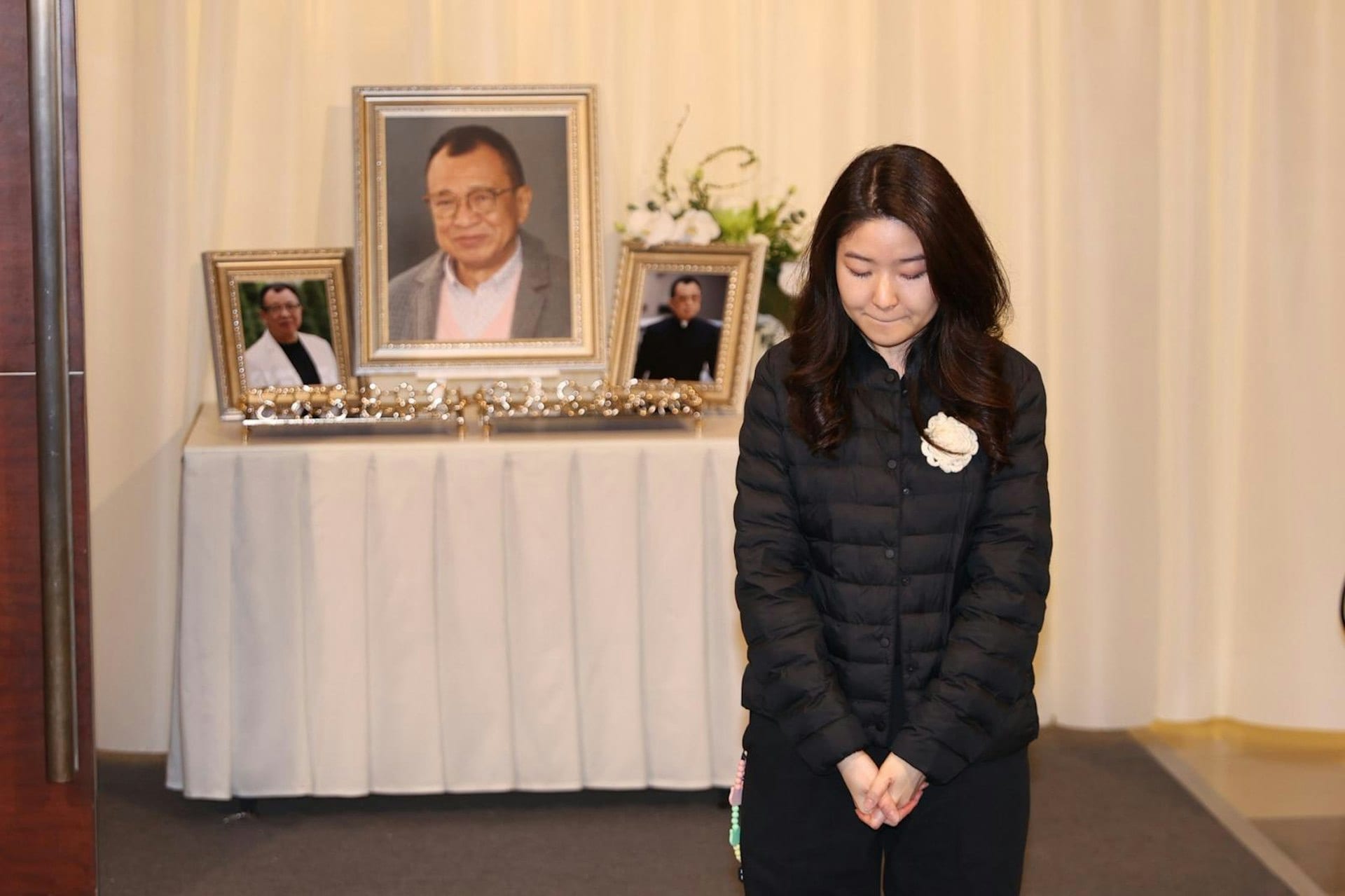 Daughter of Benz Hui Breaks Down in Tears at Late Actor’s Memorial