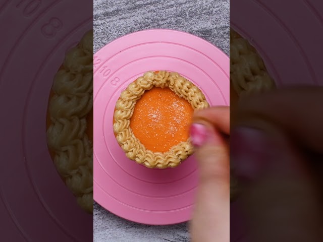 Pumpkin spice and everything nice in cupcake form 🎃✨