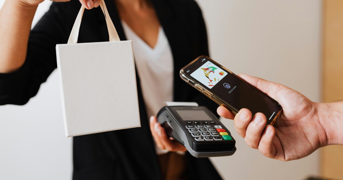 5 best credit cards to use for Black Friday 2025 in Singapore