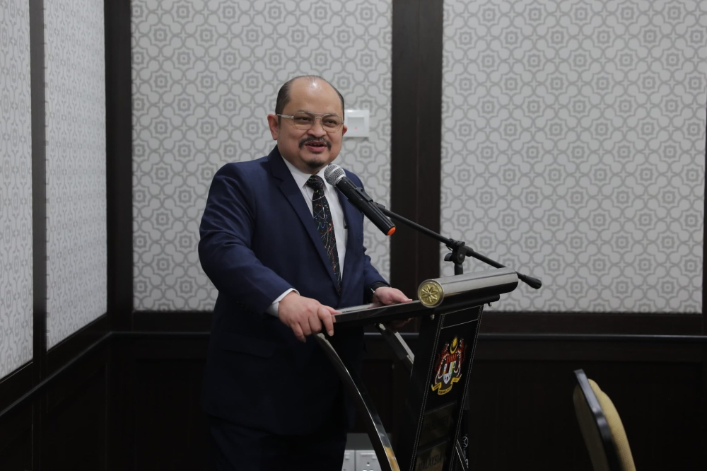 One done, two to go: MACC says questioned woman in video about bribery claims today, Shamsul Iskandar tomorrow and Albert Tei on Dec 1