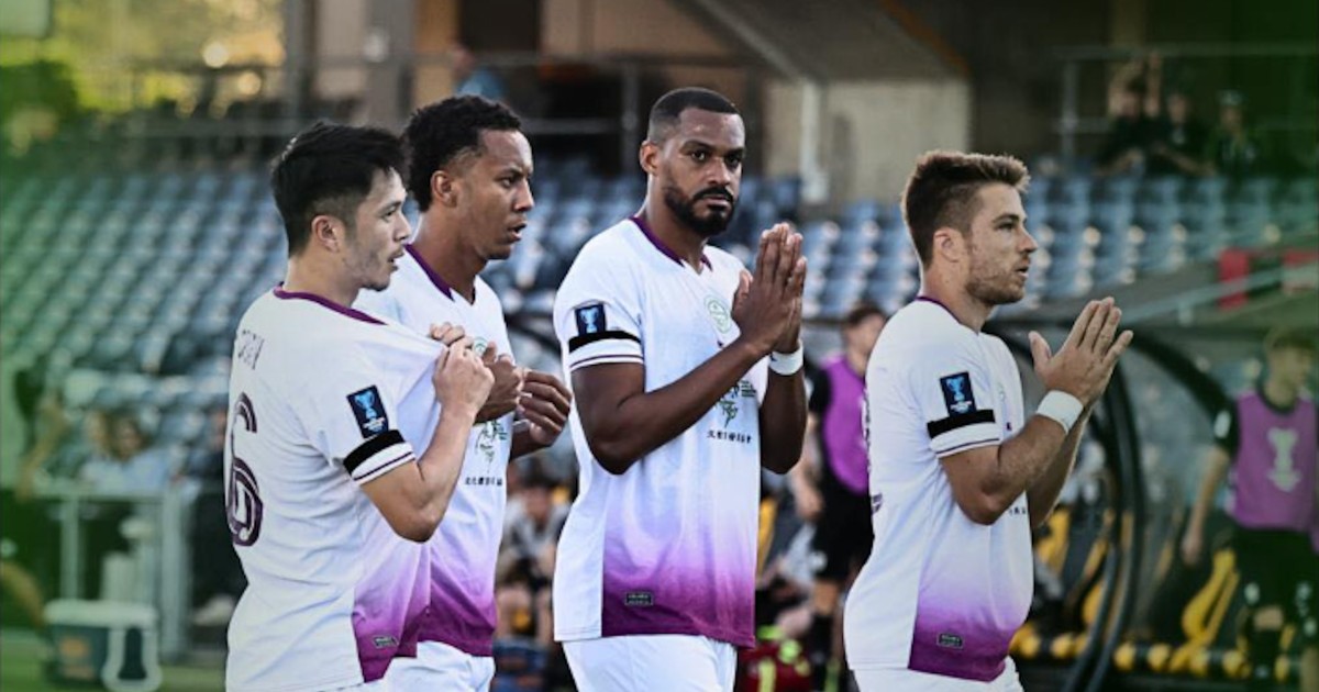 Hong Kong blaze: Local football team sport black armbands to honour victims during AFC Champions League Two tie