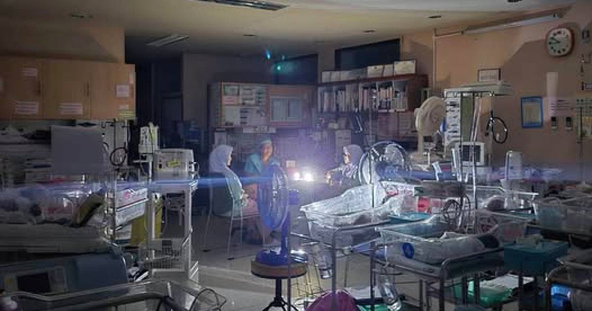 Hat Yai hospital staff earn praise online as they care for newborns amid floods, blackout