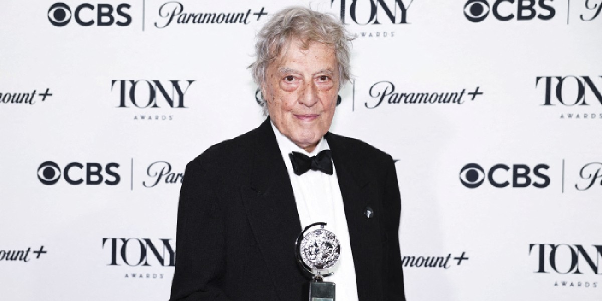 Tom Stoppard, playwright who dazzled with verbal gymnastics, dies aged 88