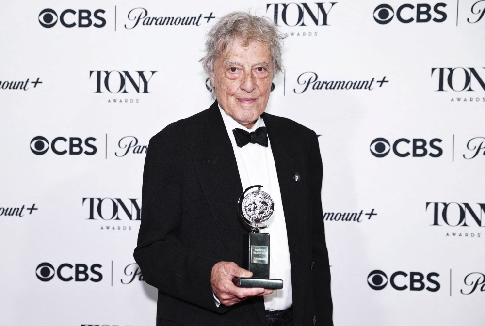 Tom Stoppard, Oscar‑winning writer behind ‘Shakespeare in Love,’ dies aged 88