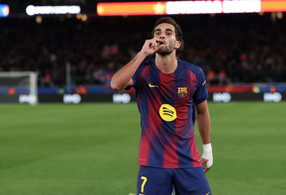 Barcelona stage thrilling comeback to beat Atletico and extend La Liga lead