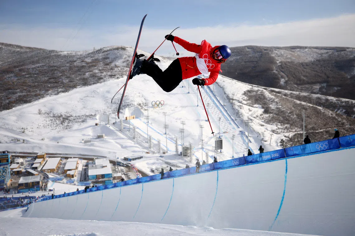 Gu wins opening halfpipe World Cup at Secret Garden