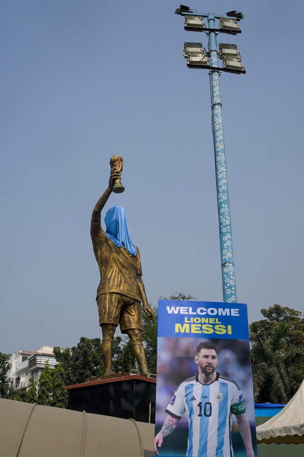 Hola Messi! Kolkata rolls out giant statue, fan zones and Bollywood sparkle
