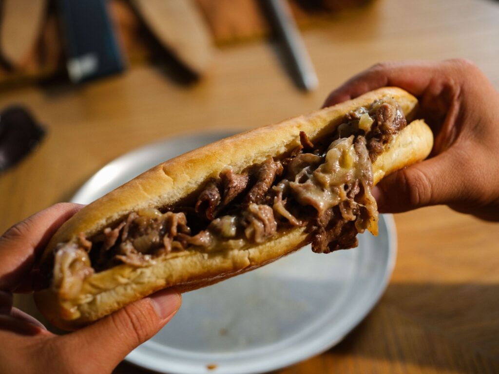 Telok Ayer’s well-loved cafe, Park Bench Deli, is making a comeback after nearly 3 years of closure with an upcoming pop-up, serving their classic American sandwiches