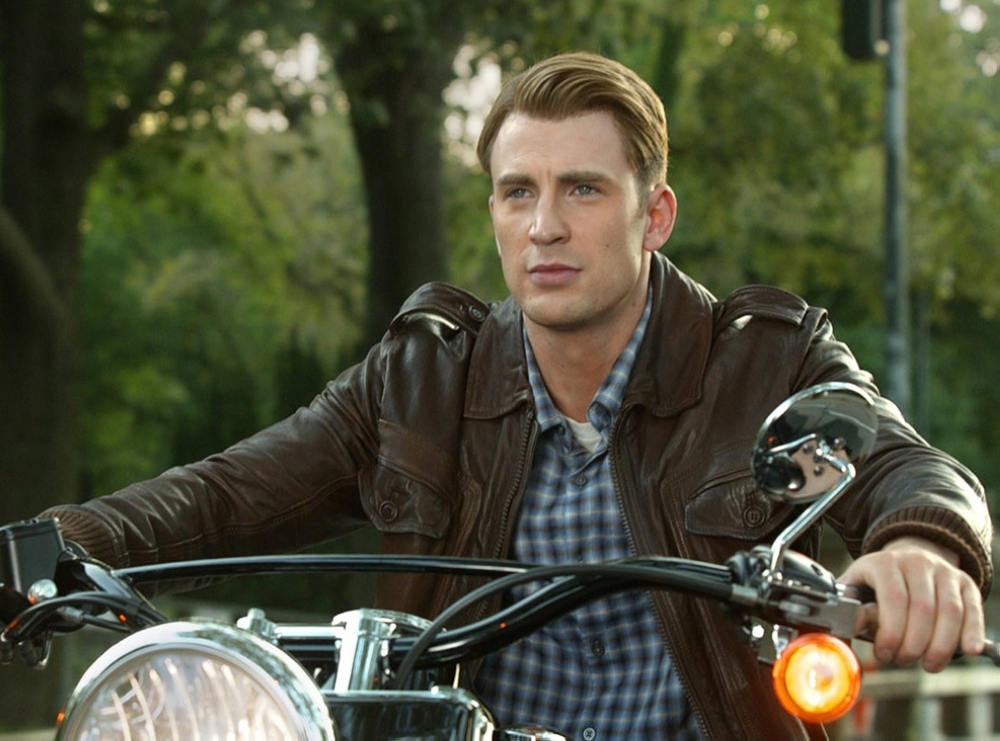 On your left — Chris Evans is back as Captain America in ‘Avengers: Doomsday’