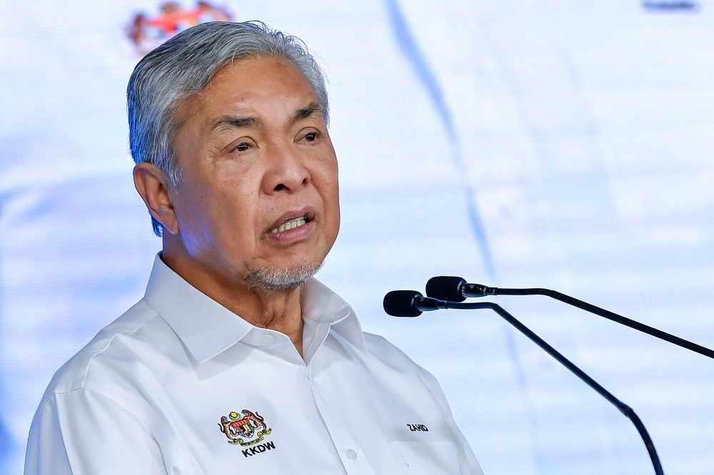 ‘We can’t bear to see Najib in jail’: Zahid says he’ll keep praying for royal pardon