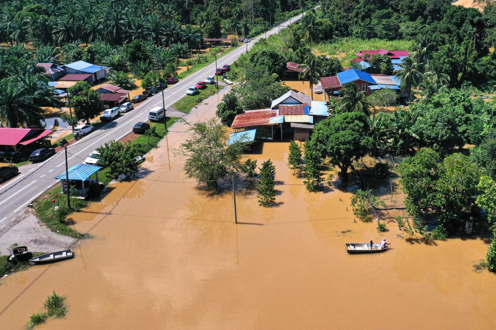 Kelantan districts warned of potential floods, danger‑level alert in force until Dec 30