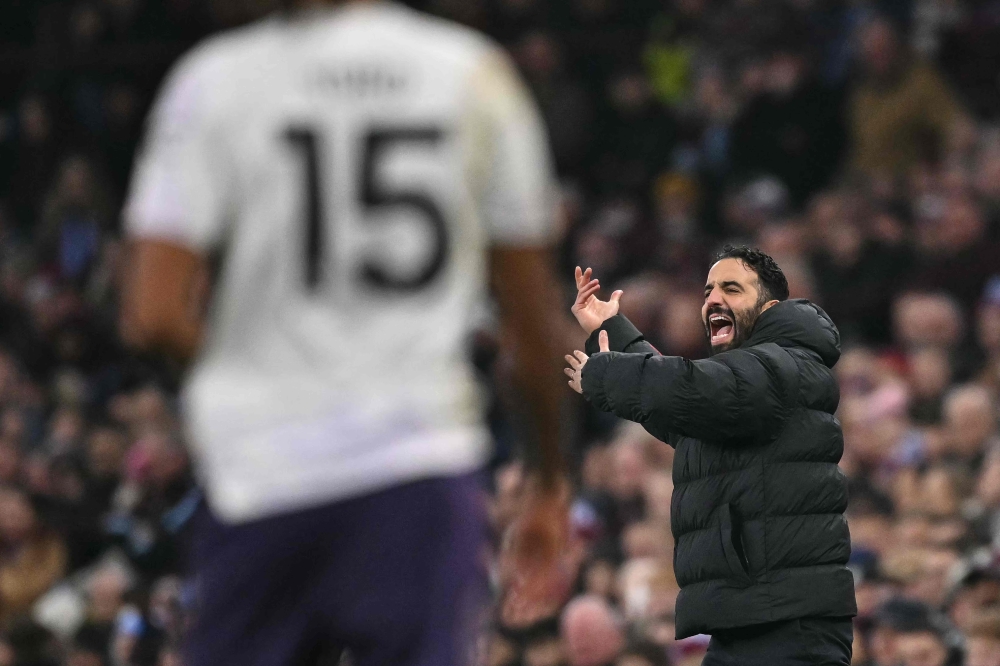 Amorim urges Man United squad to step up in absence of ‘irreplaceable’ Fernandes